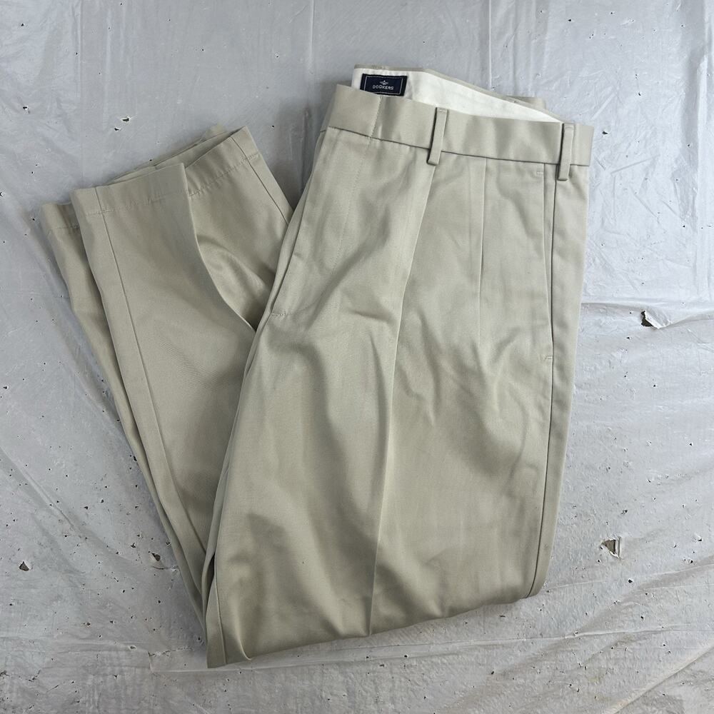 NWT Dockers Signature Khaki Classic Fit Anti Wrinkle Dress Pants 38x29